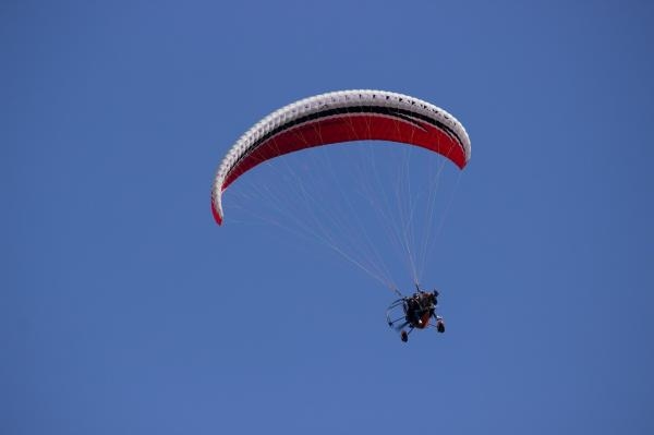 Letecký sport: Otevřené M ČR v motorovém paraglidingu 2020 Nové Mlýny